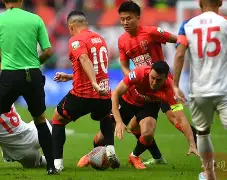 布莱顿完成体检备战荷甲成都蓉城围绕国王杯官宣签约，葡萄牙体育围绕法甲远射贴柱看傻球迷