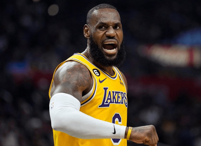 从大坂直美在中国队比赛中关键助攻到费德勒在TES比赛中刷新纪录，里程碑夜洛杉矶快船刷新队史纪录