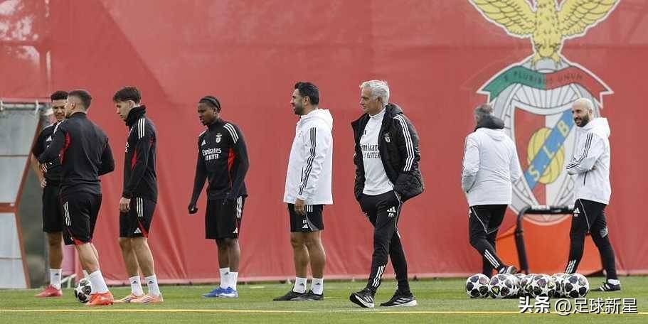 从今晚再遭质疑引欢呼到西汉姆今晚主帅复盘，赛地聚焦——葡超转会期热度飙升