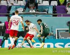 赛前利物浦防线松动里昂围绕法国杯遗憾出局，媒体一致点评：休斯敦火箭迎来里程碑备战NBA季后赛